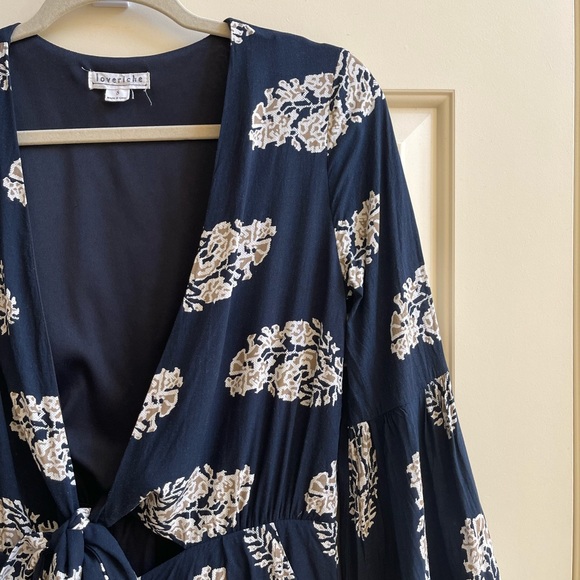 Love Riche navy blue printed bell sleeve romper - Picture 3 of 10